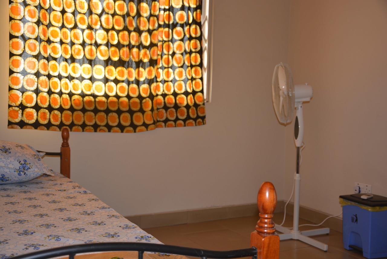 The Accra Backpackers Hostel エクステリア 写真