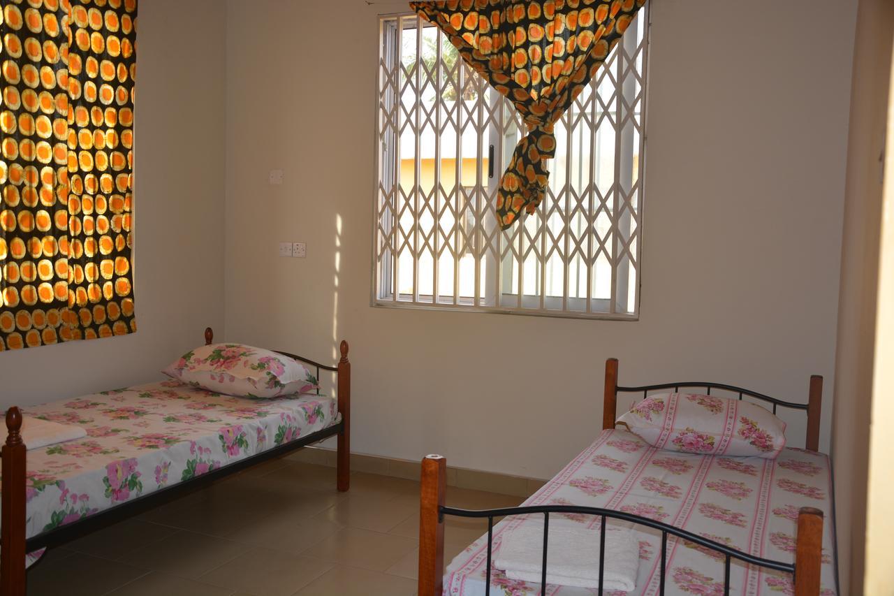 The Accra Backpackers Hostel エクステリア 写真