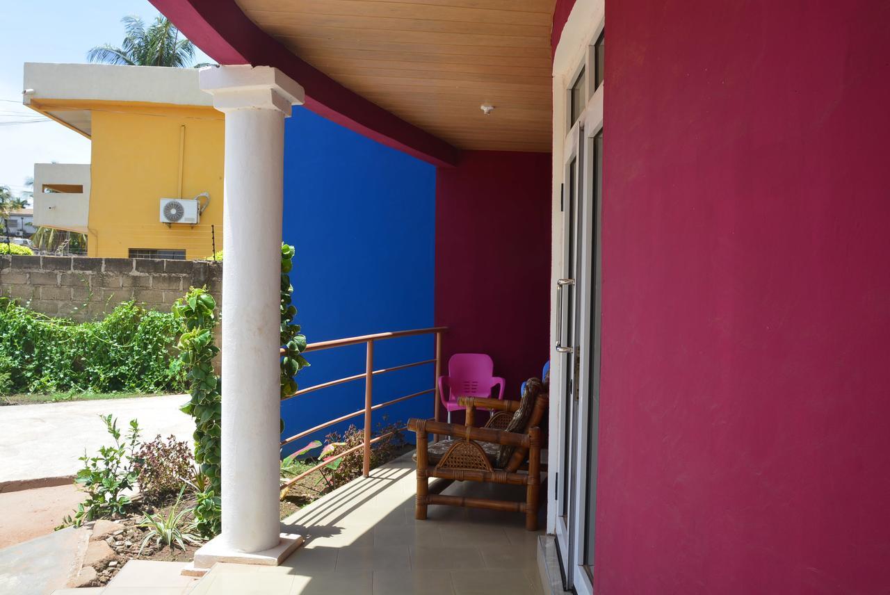 The Accra Backpackers Hostel エクステリア 写真