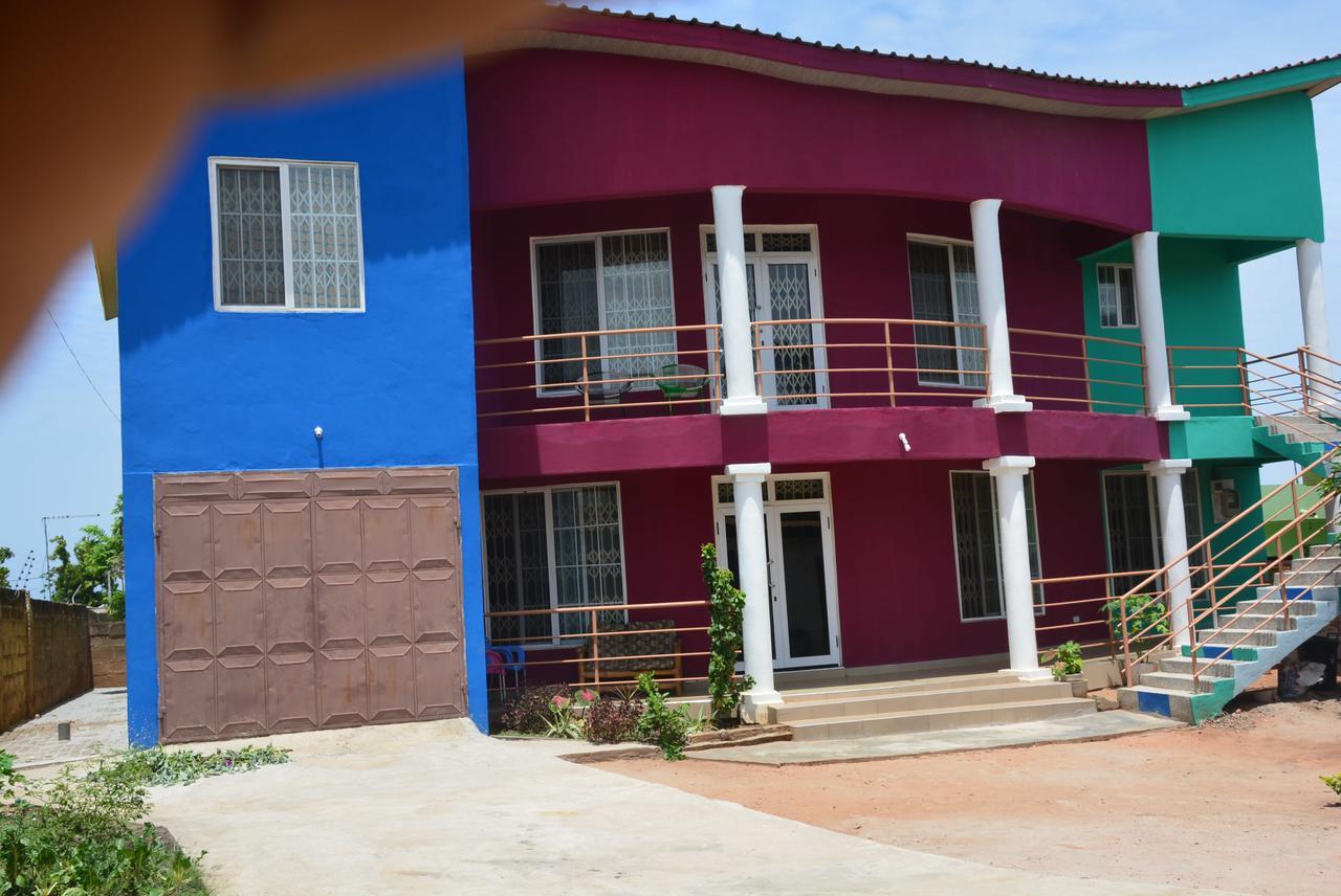 The Accra Backpackers Hostel エクステリア 写真