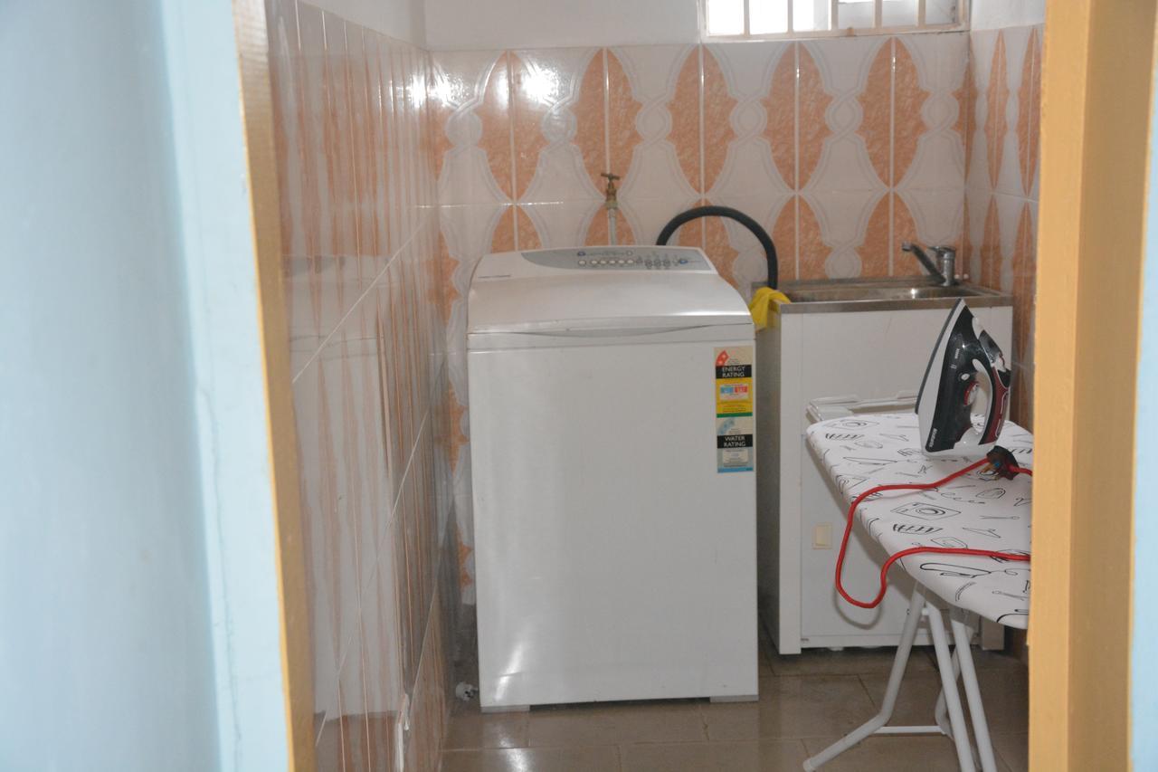The Accra Backpackers Hostel エクステリア 写真