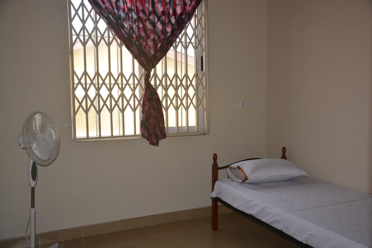 The Accra Backpackers Hostel エクステリア 写真